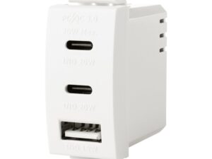 מטען 3 יציאות USB 2C+A PD 20W לבן מט 1 מודול ניסקו סוויץ'