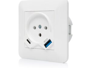 שקע כח עם מטען USB כפול מהיר TYPE C+A PD במארז בליסטר