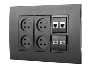 עמדת HOME & OFFICE תחת הטיח שחור מט 6 מודול, 4 שקעים ומתאם ניסקו סוויץ'